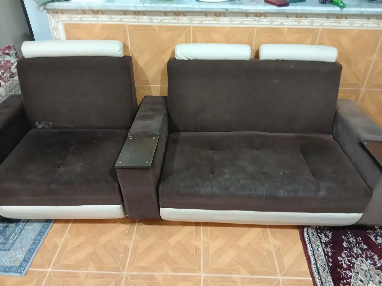 مبل راحتی  ۱۲ نفره یه میز کنار مبل داره هم داره|مبلمان خانگی و میز عسلی|زنجان, |دیوار