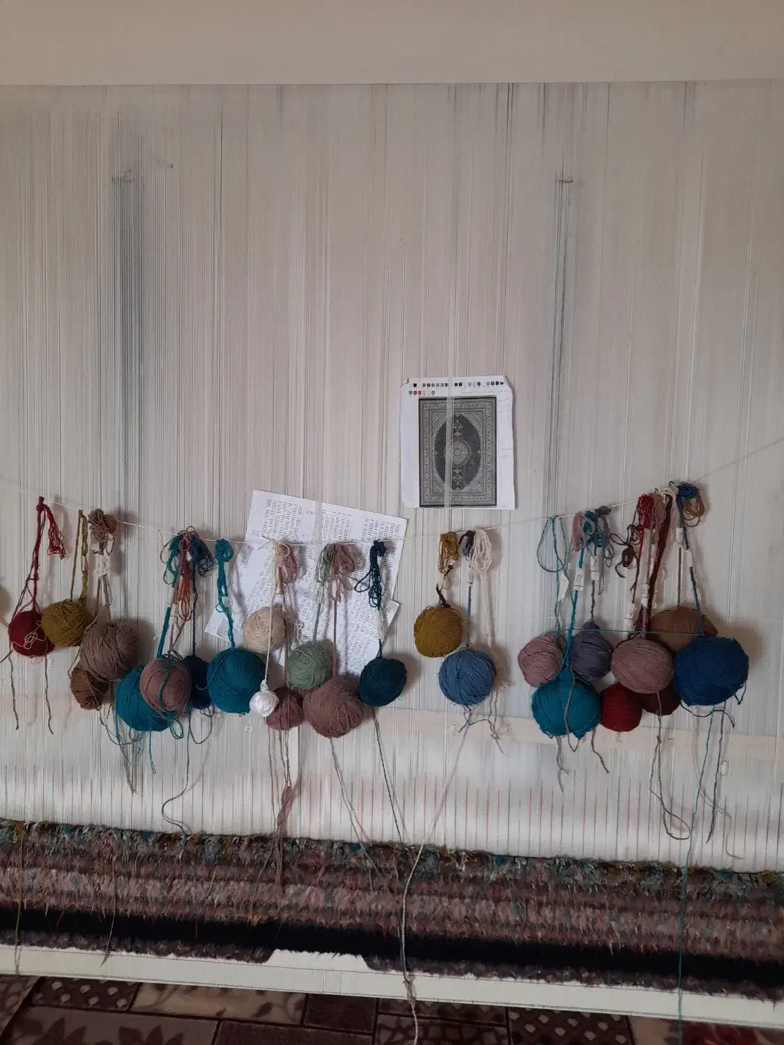 فرش دستباف نیمه کاره|فرش|هیر, |دیوار