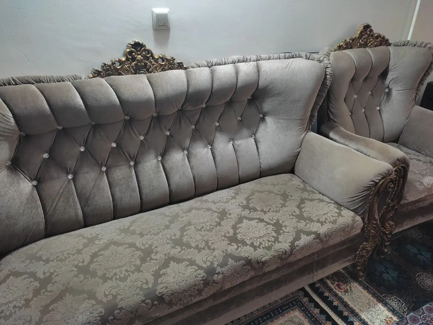 راحتی در حد نو|مبلمان خانگی و میز عسلی|رشت, استقامت ۲|دیوار