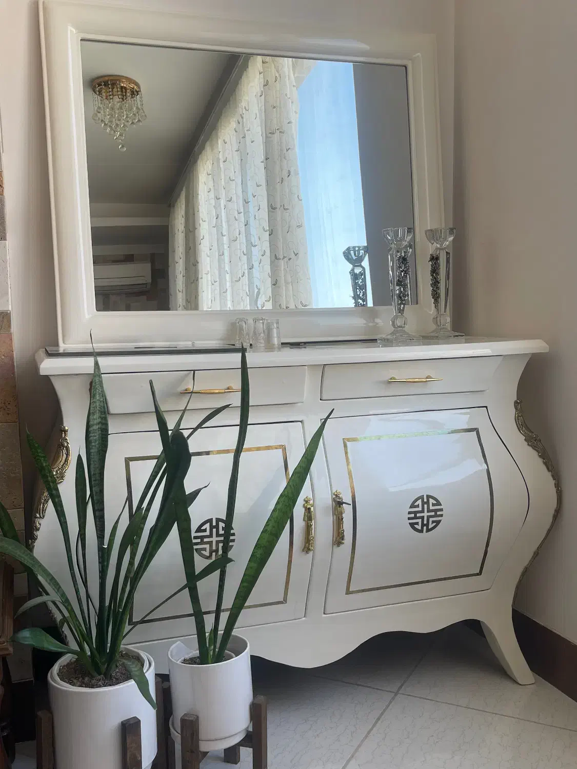 آینه وکنسول چوبی حاشیه برنز|بوفه، ویترین، کنسول|مهاباد (آذربایجان غربی), |دیوار