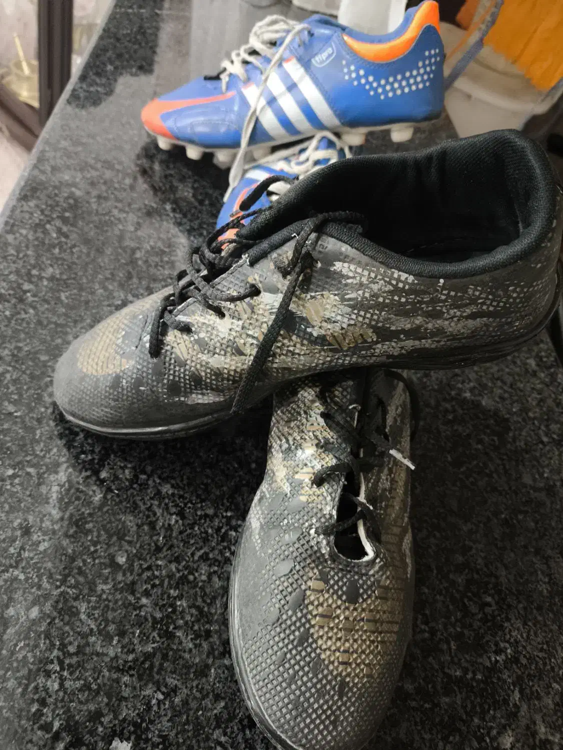 کفش سالنی وچمنی سایز 40.41|تجهیزات ورزشی|سردشت, |دیوار