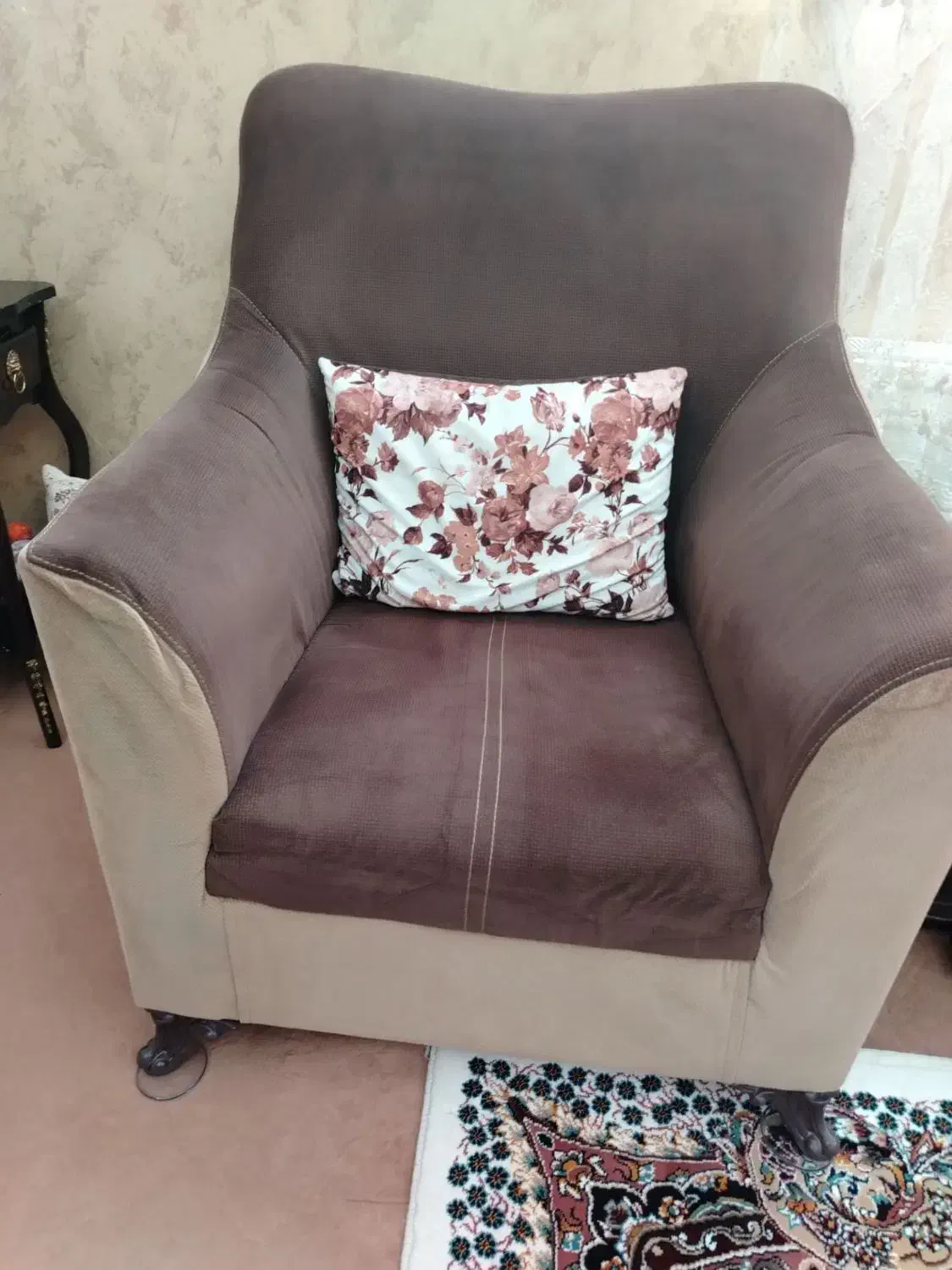 راحتی|مبلمان خانگی و میز عسلی|گلبهار, شهر جدید گلبهار|دیوار