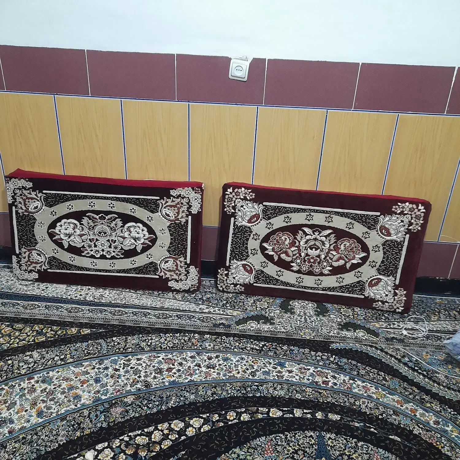 ۱۱ عدد پشتی درجه یک رویه مخمل|پشتی|کوهرنگ, |دیوار