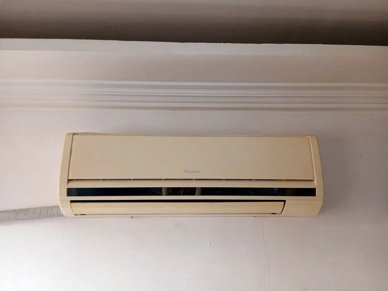 اسپیلت هایسنس۱۸ هزار|کولر گازی و فن‌کوئل|رشت, ولکس|دیوار