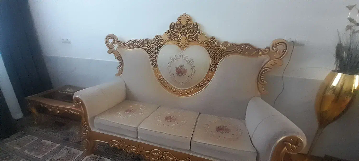 مبل سلطنتی|مبلمان خانگی و میز عسلی|میان ولایت, |دیوار