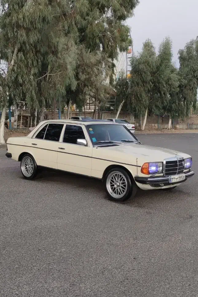 بنز دانشجویی مدل ۱۹۸۴ تک برگ سند سفارشی معاوضه ..|خودرو کلاسیک|تهران, آذری|دیوار