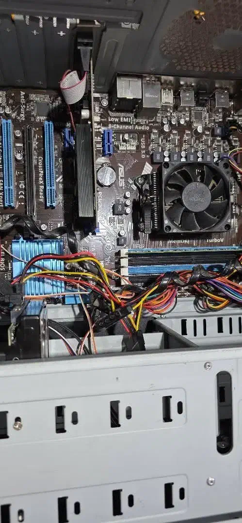 کامپیوتر کارمندی|رایانه رومیزی|اندیشه, اندیشه فاز ۳|دیوار