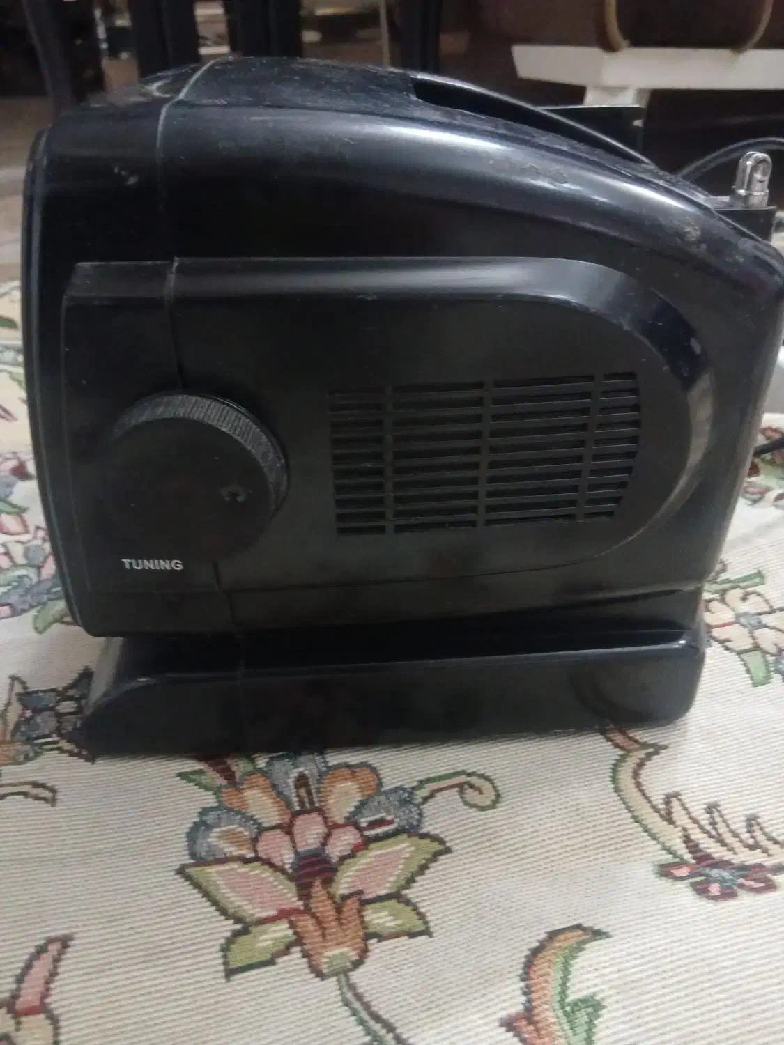 تلویزیون قدیمی|کلکسیون اشیاء عتیقه|قم, انسجام|دیوار