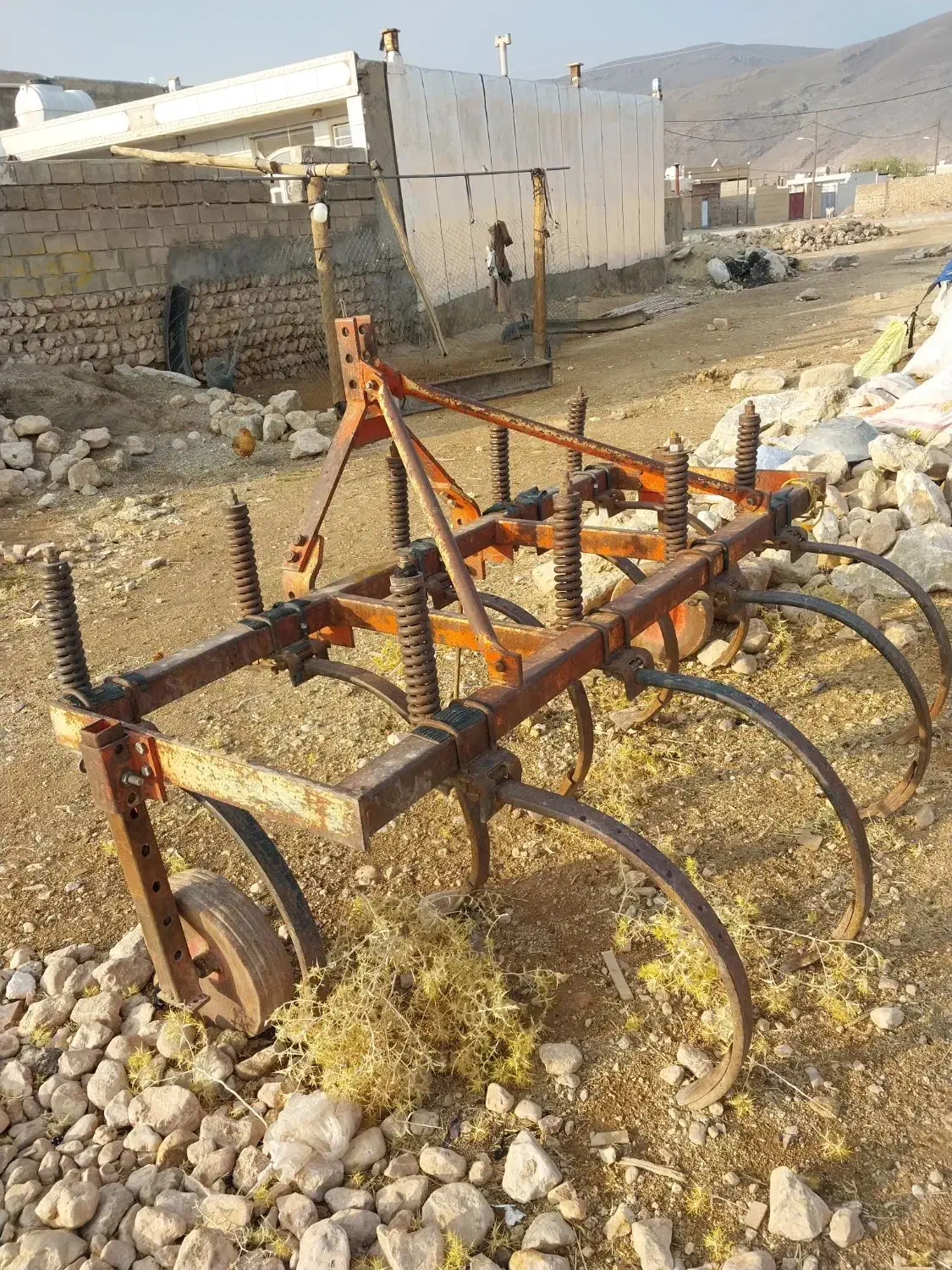 تراکتور مدل ۹۳ وپنجه غازی اصلی المان|خودرو سنگین|کوهدشت, |دیوار