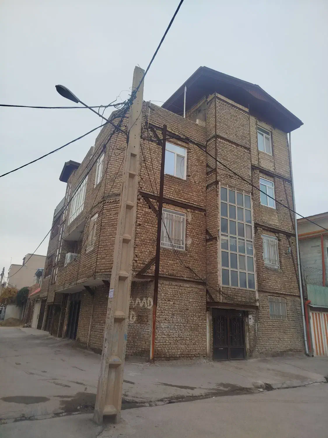 4طبقه ویلایی دربست (ابتدای آیت الله کاشانی)|فروش خانه و ویلا|بروجرد, |دیوار