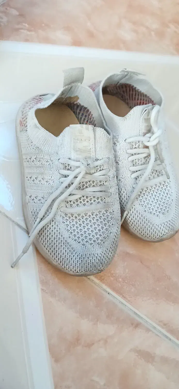 کفش بچگانه سفید|کفش و لباس بچه|کاشمر, |دیوار