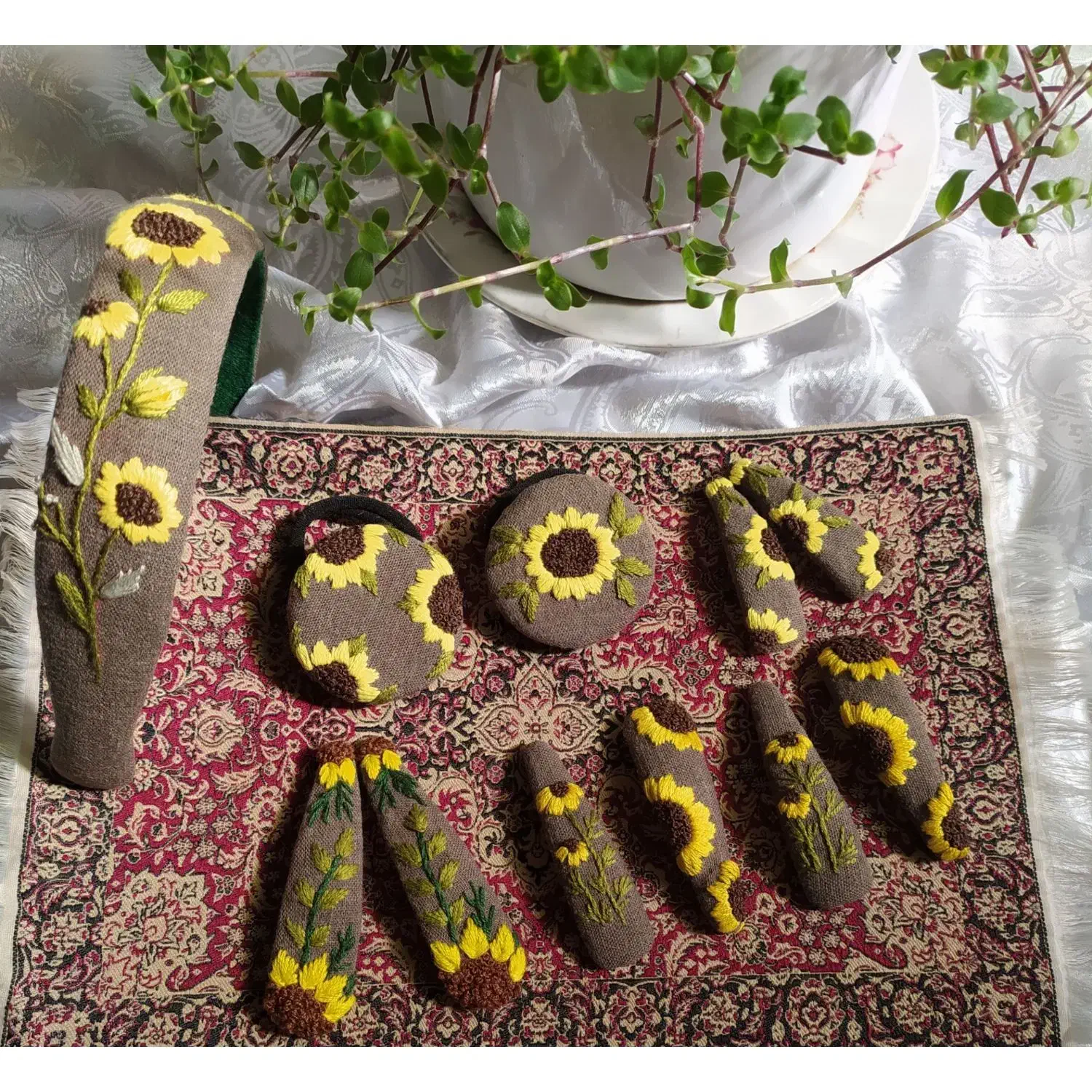 گیرهای گلدوزی شده|زیورآلات و اکسسوری|اسدآباد, |دیوار