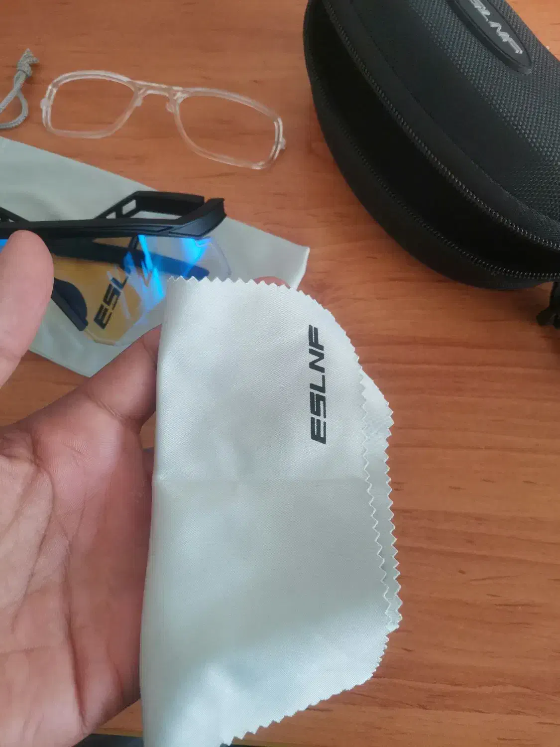 عینک ورزشی فوتوکرومیک اسلنف|کوهنوردی و کمپینگ|شیراز, دروازه قران|دیوار