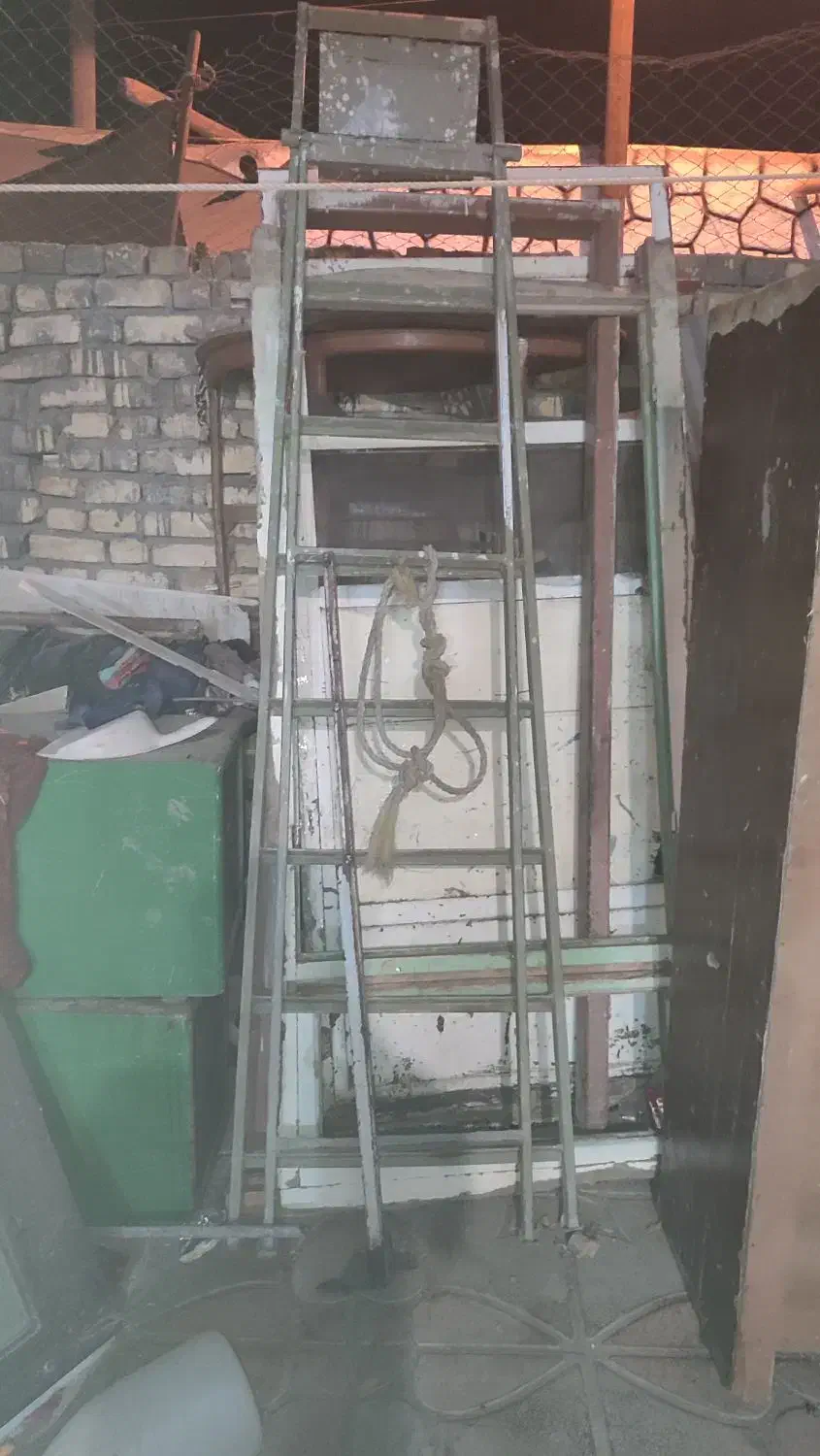 درب‌های دست دوم حیاطی و اتاق و انباری|مصالح و تجهیزات ساختمان|مبارکه, |دیوار