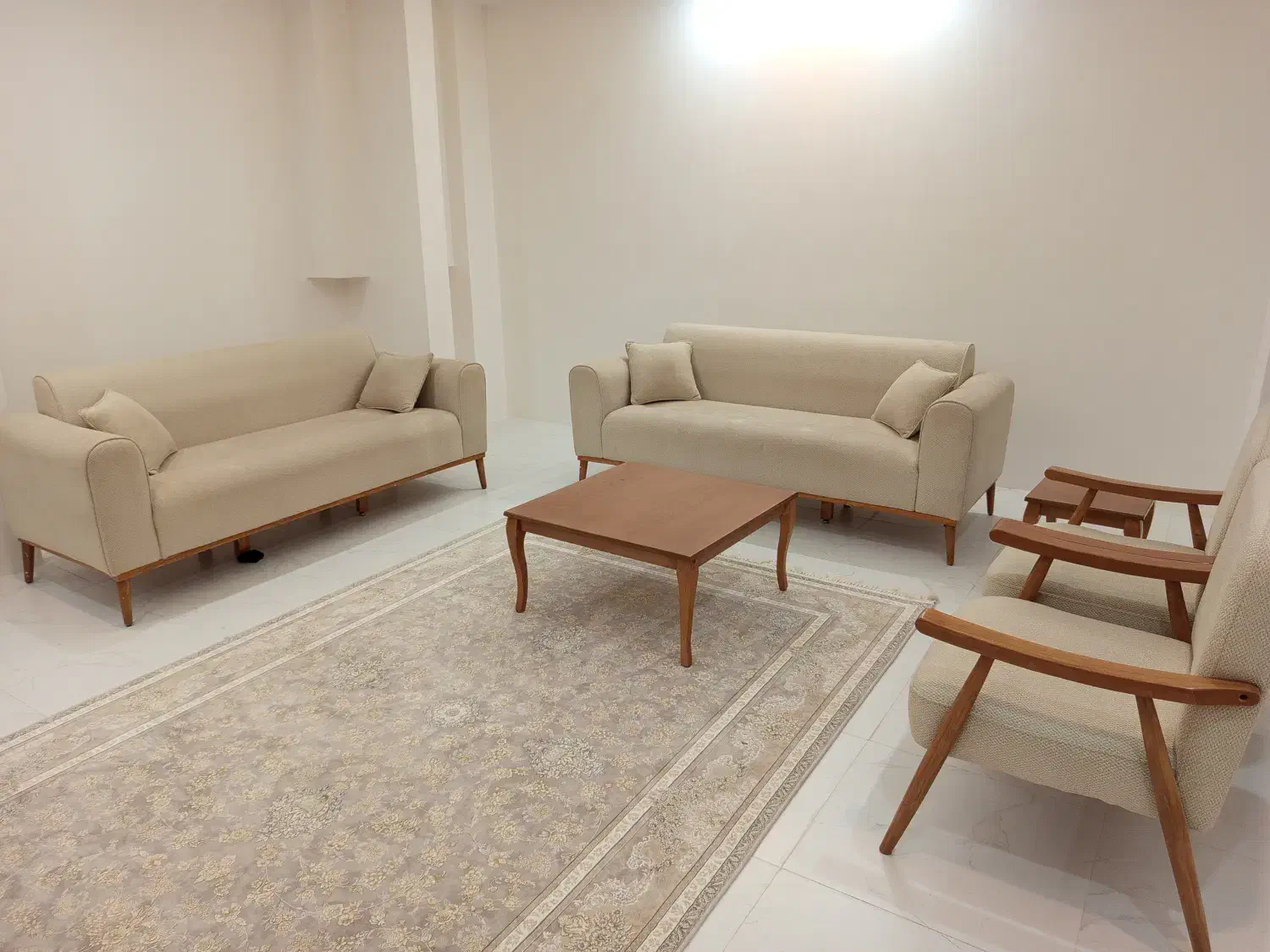 فروش مبل ومیز ناهار خوری ب همراه جلو مبلی|مبلمان خانگی و میز عسلی|ابهر, |دیوار