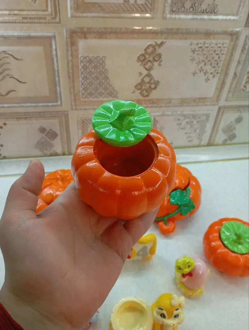 یلدایی|مجسمه، تندیس، ماکت|زنجان, |دیوار