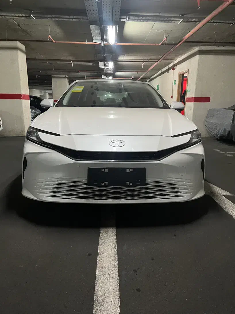 کمری ۲۰۲۵ سفید موتور ۲۰۰۰ هیبرید|خودرو سواری و وانت|تهران, شهرک محلاتی|دیوار