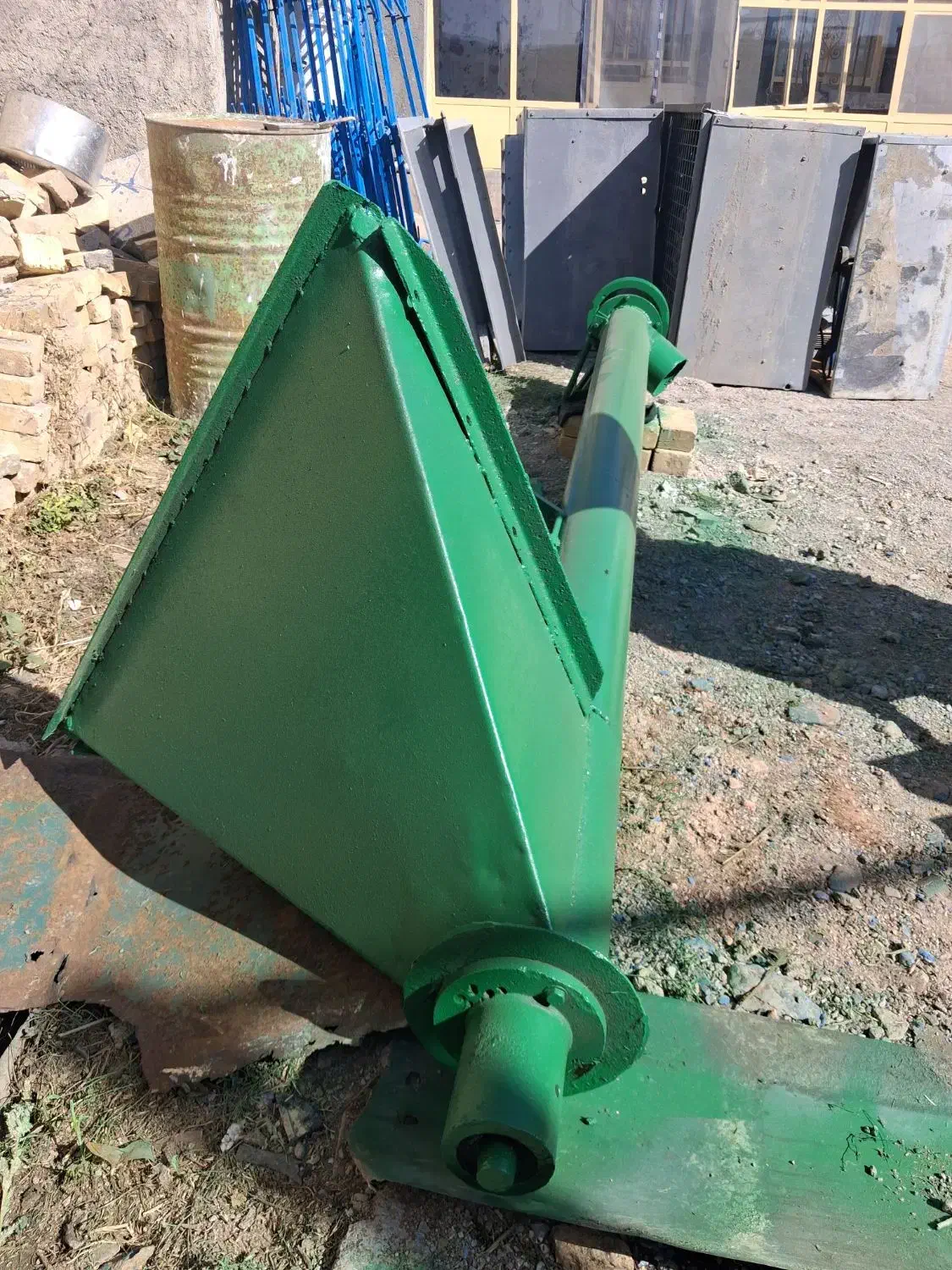 میکسر آسیاب ۳ تن در ساعت با بالابر ۳ متری ۶ اینچ|ماشینآلات صنعتی|خرمآباد, |دیوار