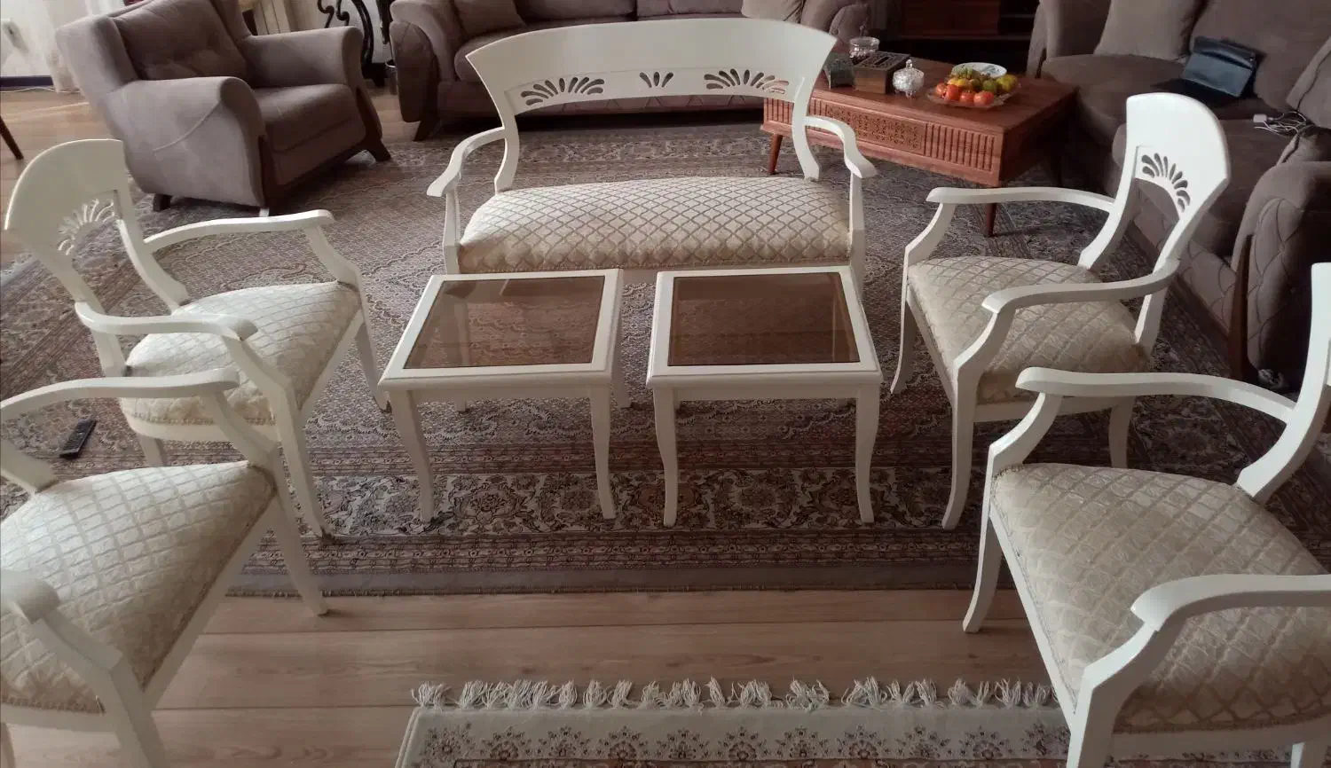 مبل 7 نفره با میز وسط ودو میز عسلی|مبلمان خانگی و میز عسلی|تهران, دهکده المپیک|دیوار