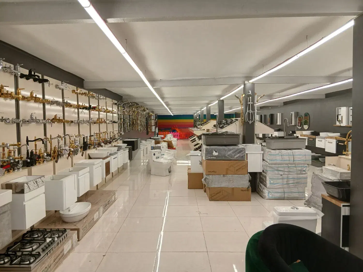 فروشنده ،  آبدارچی و نیروی کمک انباردار|استخدام خدمات فروشگاه و رستوران|تهران, امیریه|دیوار