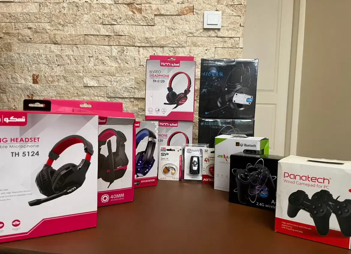 فروش ویژه هدفون، هدست و فلش مموری|قطعات و لوازم جانبی رایانه|تهران, شکوفه|دیوار