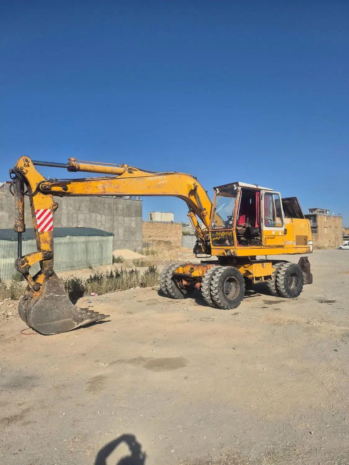 تخریب و خاکبرداری|خدمات پیشه و مهارت|بروجرد, |دیوار