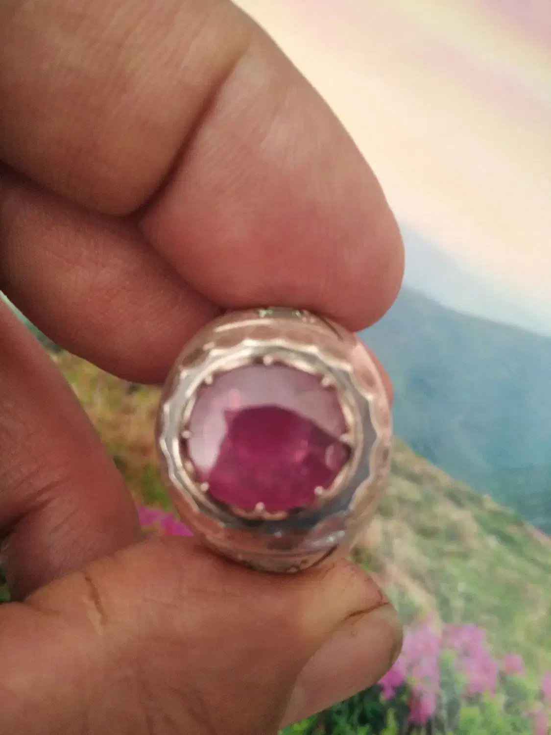 نگین یاقوت کبود و نگین زمرده ویاقوت برمه انگشتر|جواهرات|اصفهان, عسگریه|دیوار