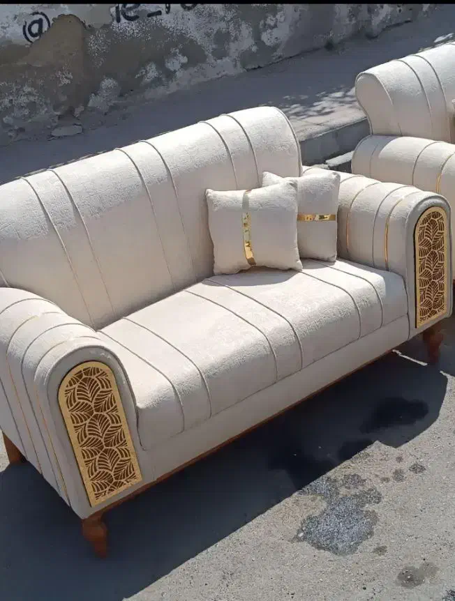 37پاین داستان گران فروش ها مهرگان ارزان فروش 37|مبلمان خانگی و میز عسلی|صدرا-فارس, فاز ۱|دیوار