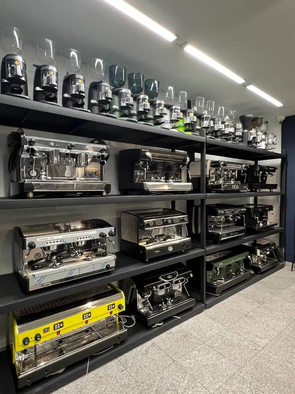 انواع برند های دستگاه قهوه ساز اسپرسوساز صنعتی|کافیشاپ و رستوران|مشهد, زمرد|دیوار