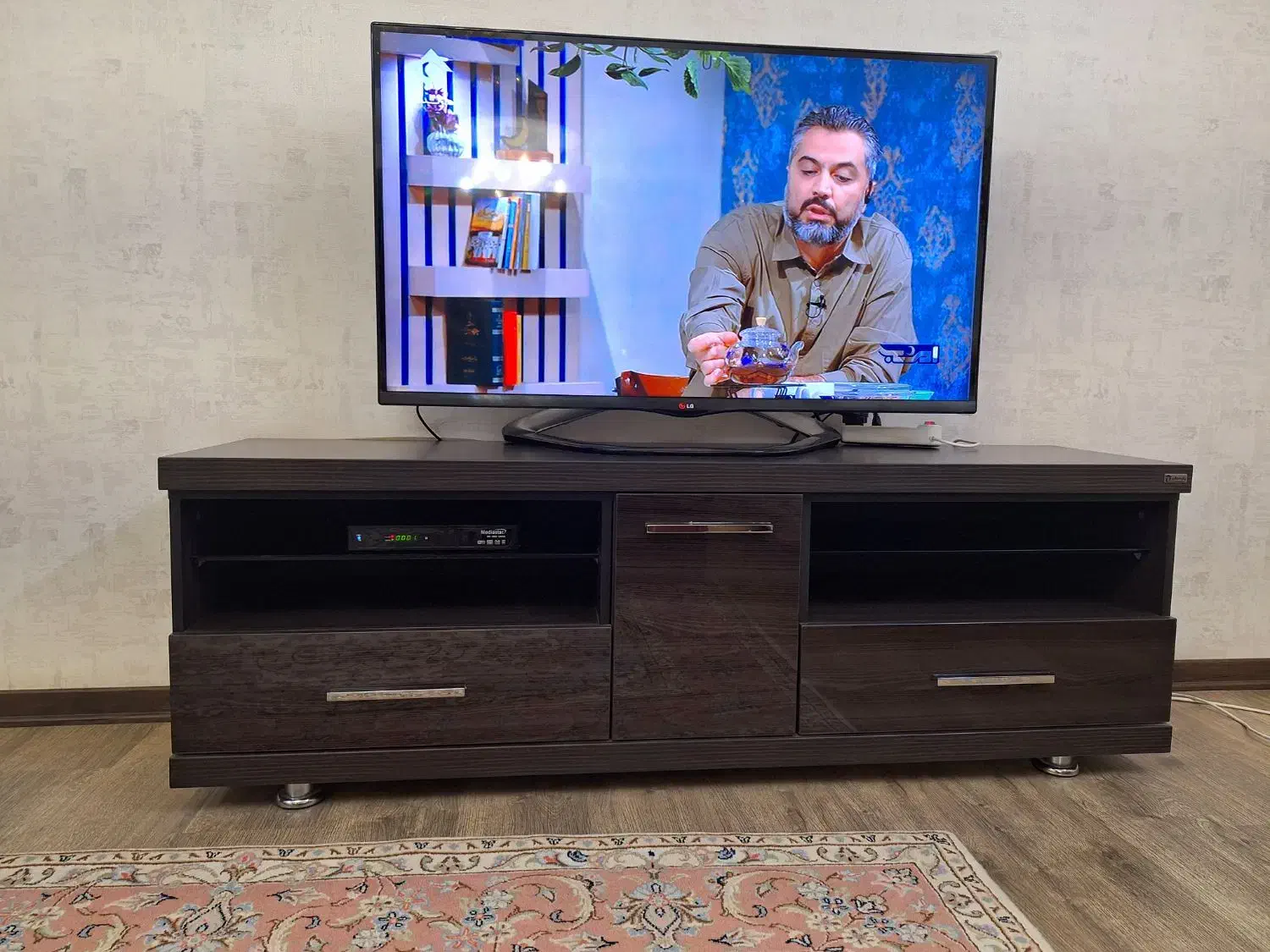 تلویزیون ۴۷اینچ الجی|تلویزیون و پروژکتور|قزوین, |دیوار