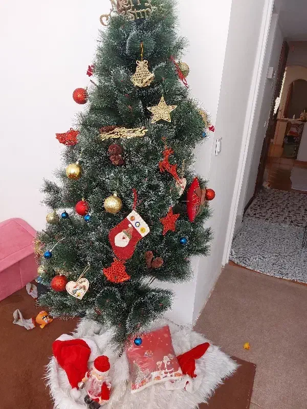 درخت کریسمس تنها بدون وسایل روش فروخته می شود|گل مصنوعی|تهران, نیلوفر|دیوار