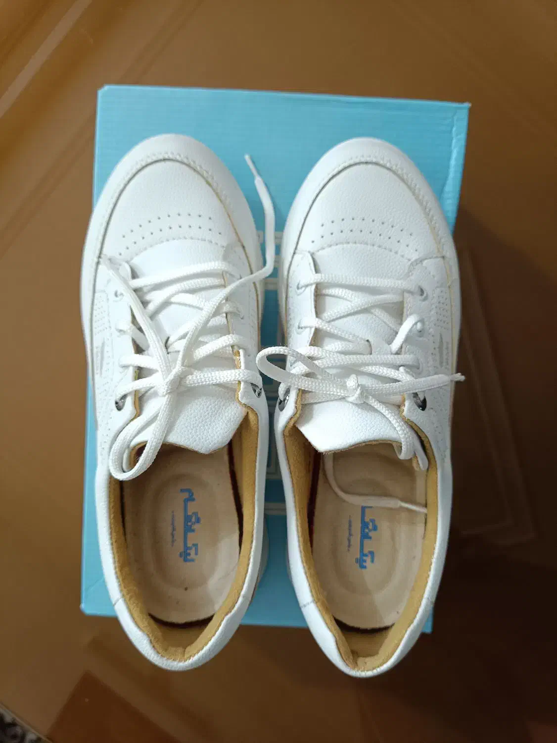 کفش سفید|کیف، کفش، کمربند|کاشان, شهرک ولیعصر|دیوار