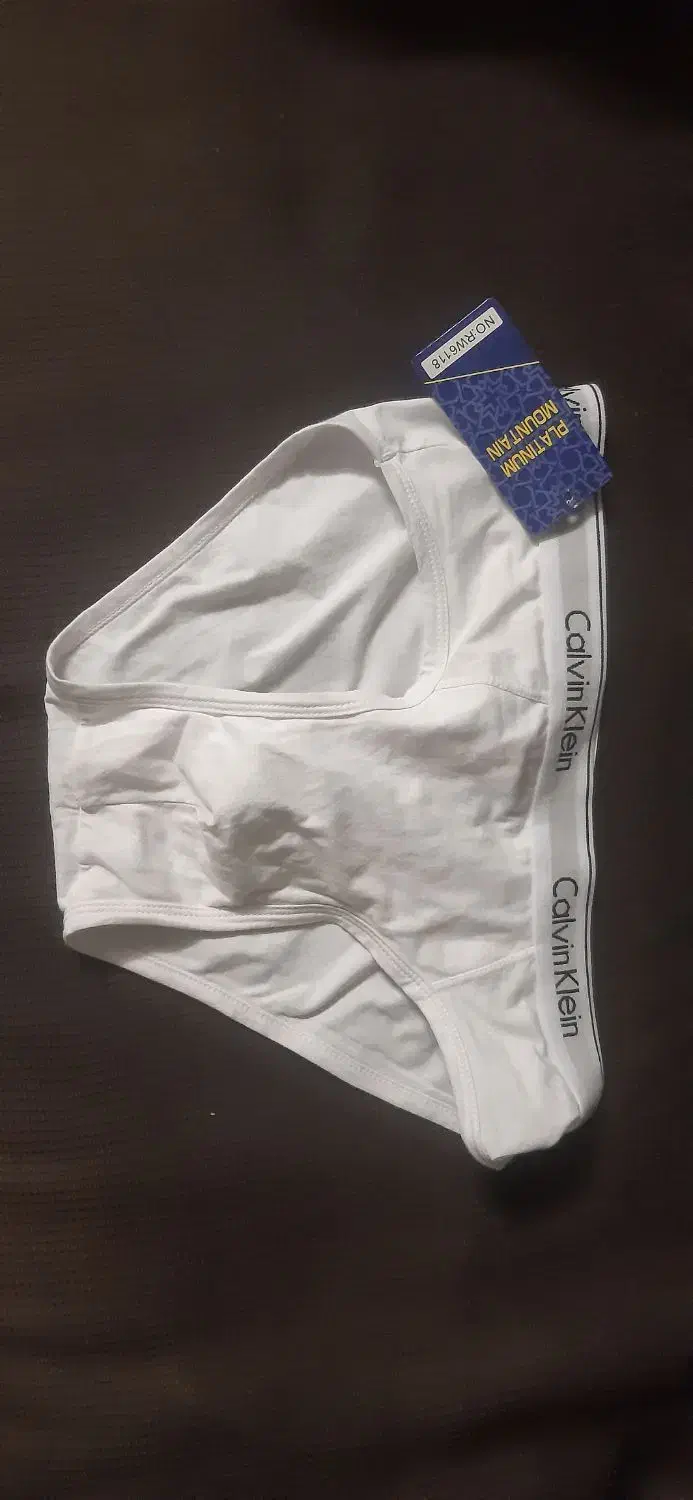 شورت مردانه|لباس|شیراز, کوشک میدان|دیوار