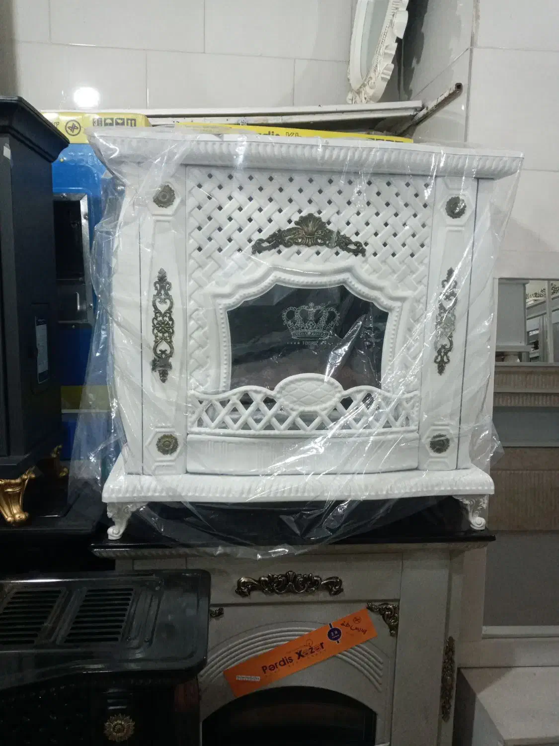 انواع بخاری در سایزهای مختلف|بخاری، هیتر، شومینه|بیرجند, |دیوار