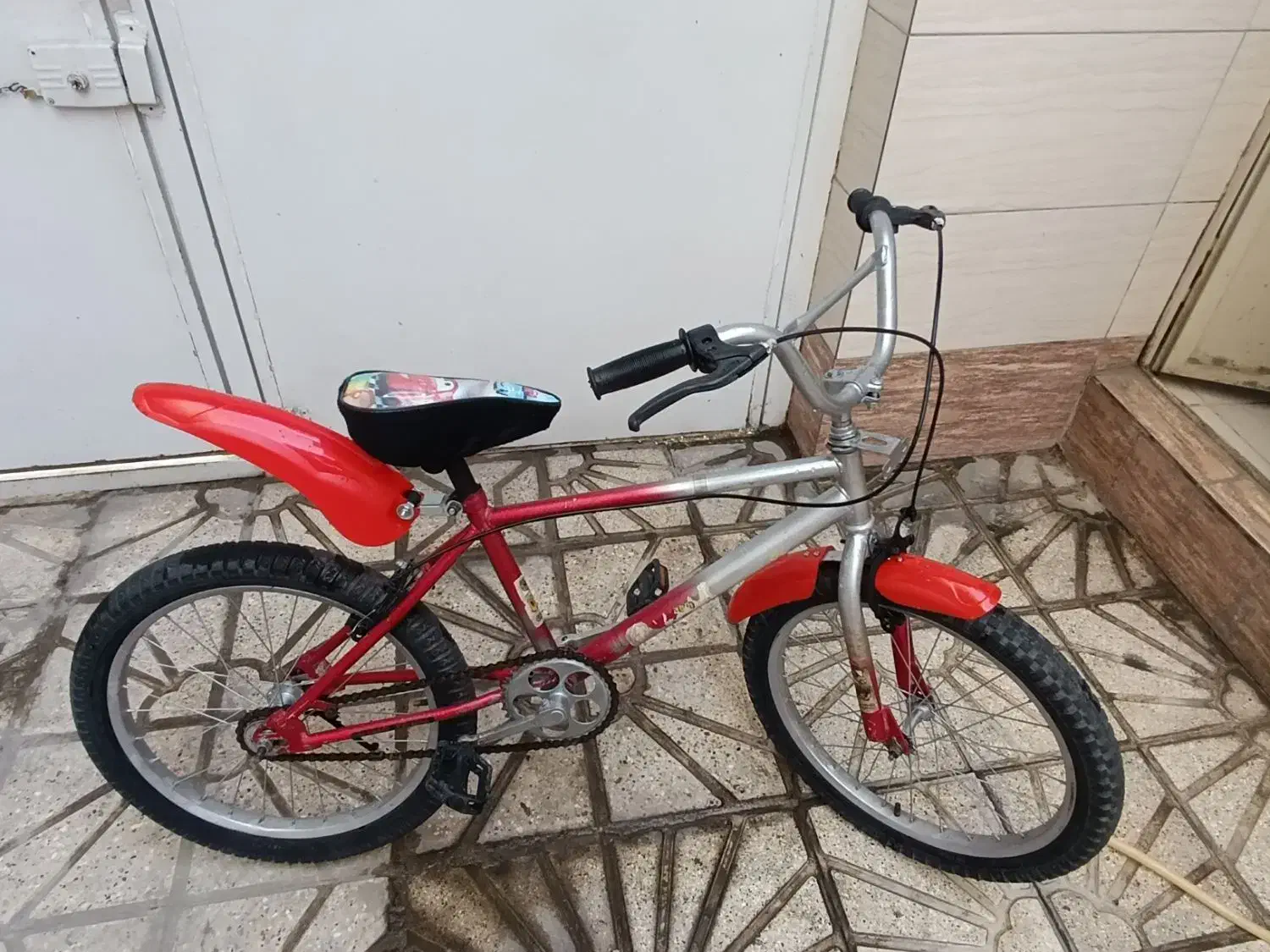 دوچرخه 20قرمز سالم تازه سرویس شده|دوچرخه، اسکیت، اسکوتر|مشهد, بهاران|دیوار