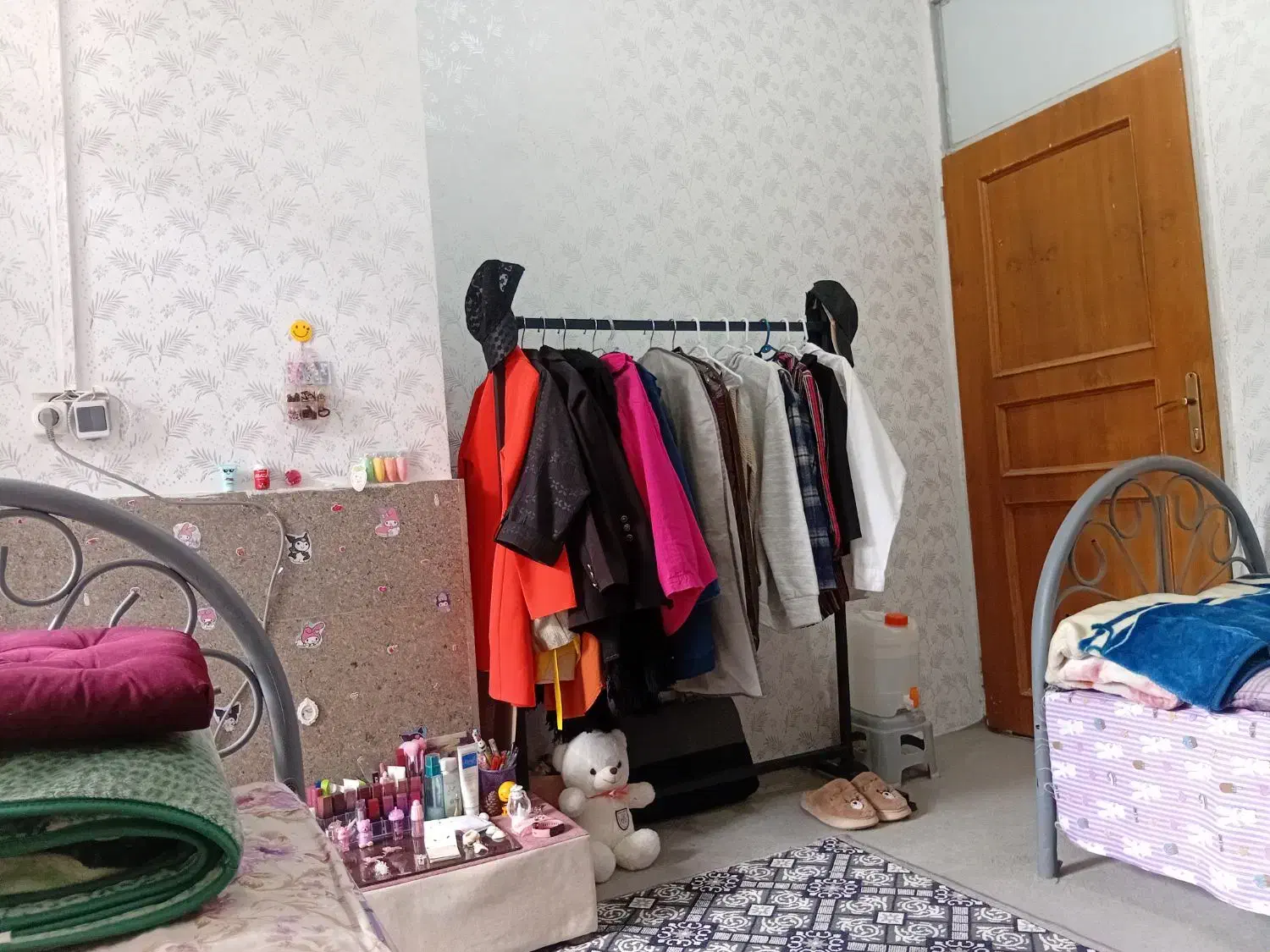 اجاره اتاق دوتخته (خوابگاه دخترانه)|اجارهٔ کوتاهمدت آپارتمان و سوئیت|شیراز, وصال|دیوار