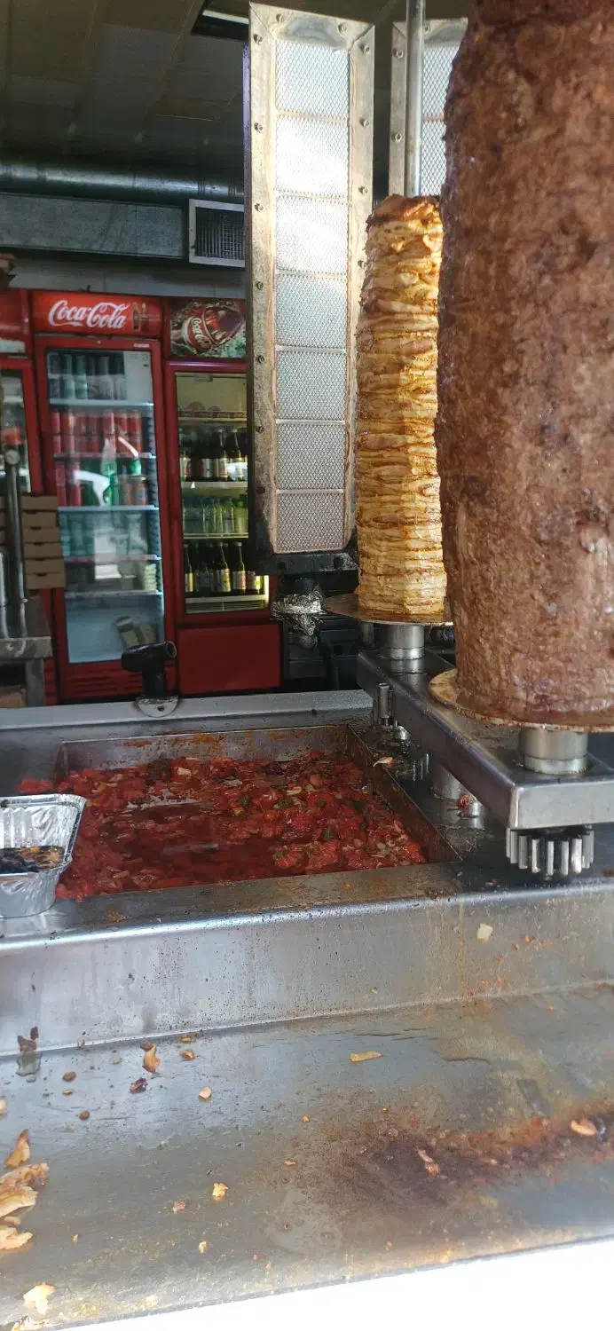 کارگر ساندویچی فست فود ماهر وساده|استخدام خدمات فروشگاه و رستوران|تهران, نیروی هوایی (پیروزی)|دیوار