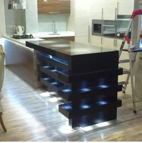 اجرای حرفهای پروژههای سنگ تزیینی کوارتز استارون.|خدمات پیشه و مهارت|شیراز, خلدبرین|دیوار