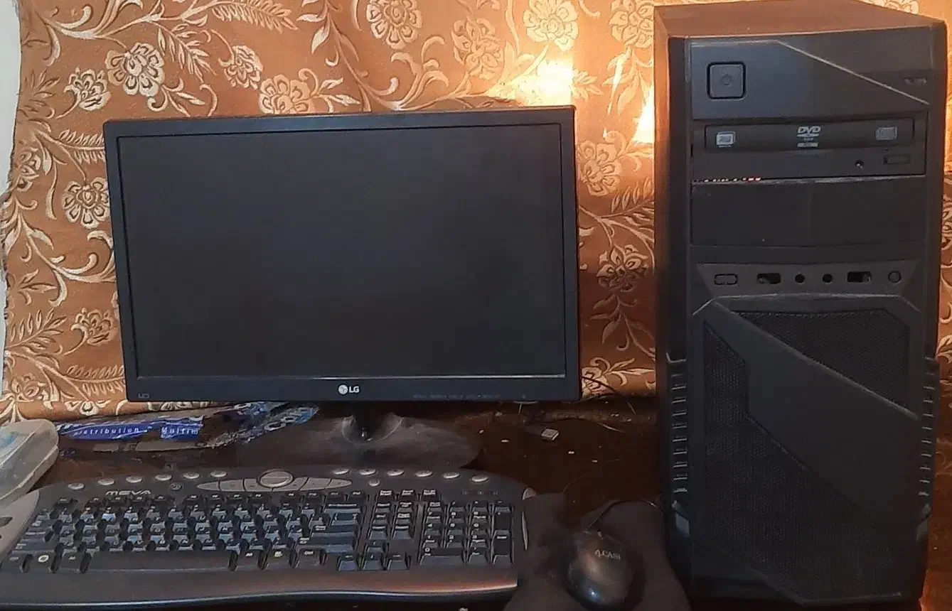 کامپیوتر تمیز با لوازم جانبی|رایانه رومیزی|اهواز, منبع اب|دیوار