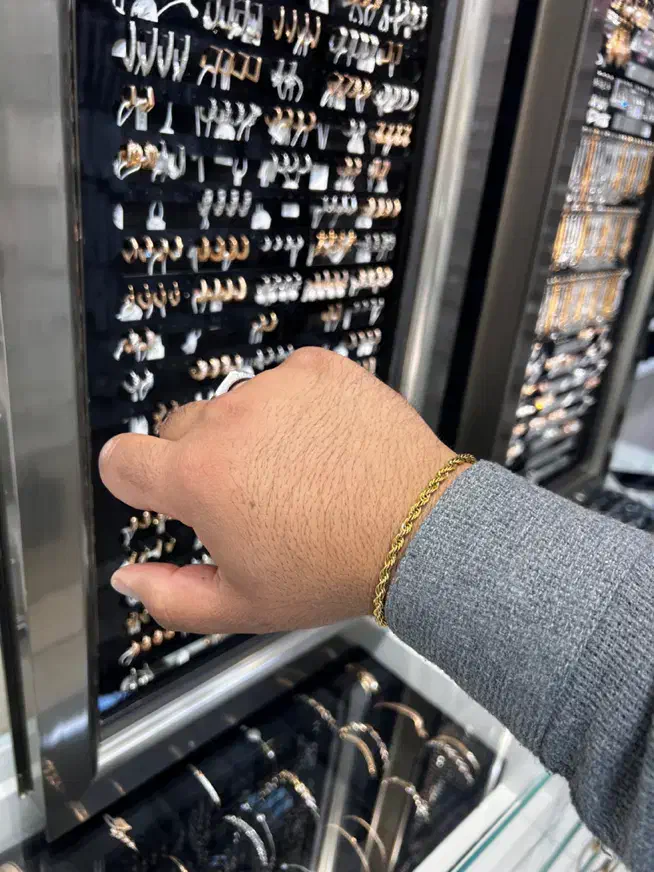 زنجیر طنابی فول مشابه طلا رنگ ثابت|بدلیجات|خمینی‌شهر, |دیوار