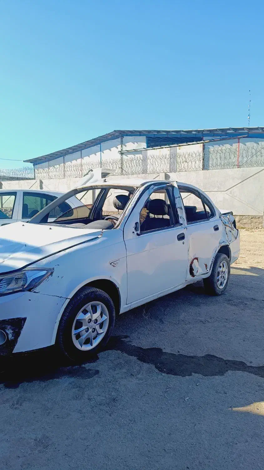 ساینا مدل 98تصادفی (روشن حرکت) تصادفی|خودرو سواری و وانت|مشهد, خین عرب|دیوار