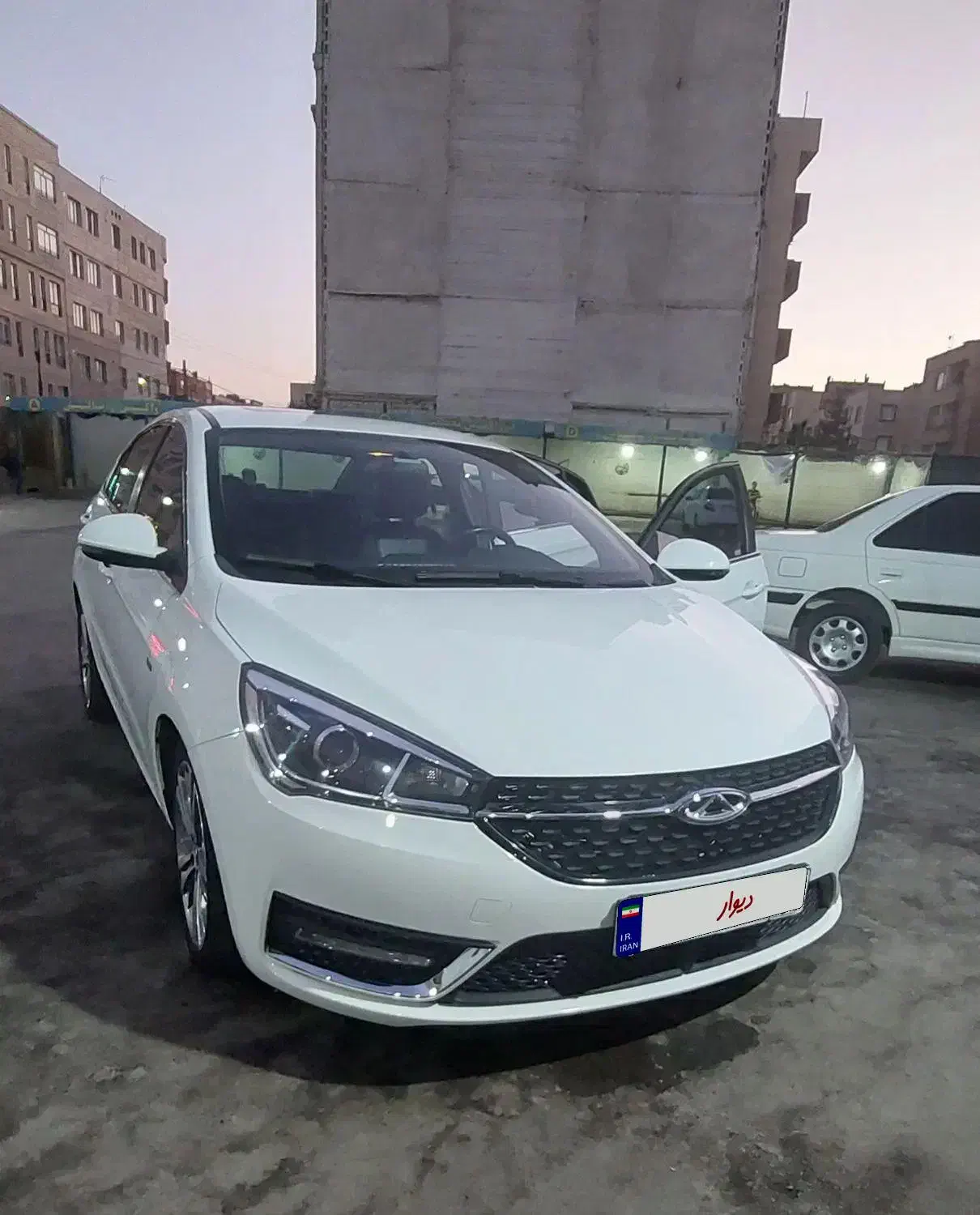 آریزو۵ اتومات سفید مدل ۹۹توربو|خودرو سواری و وانت|مشهد, جاهد شهر|دیوار