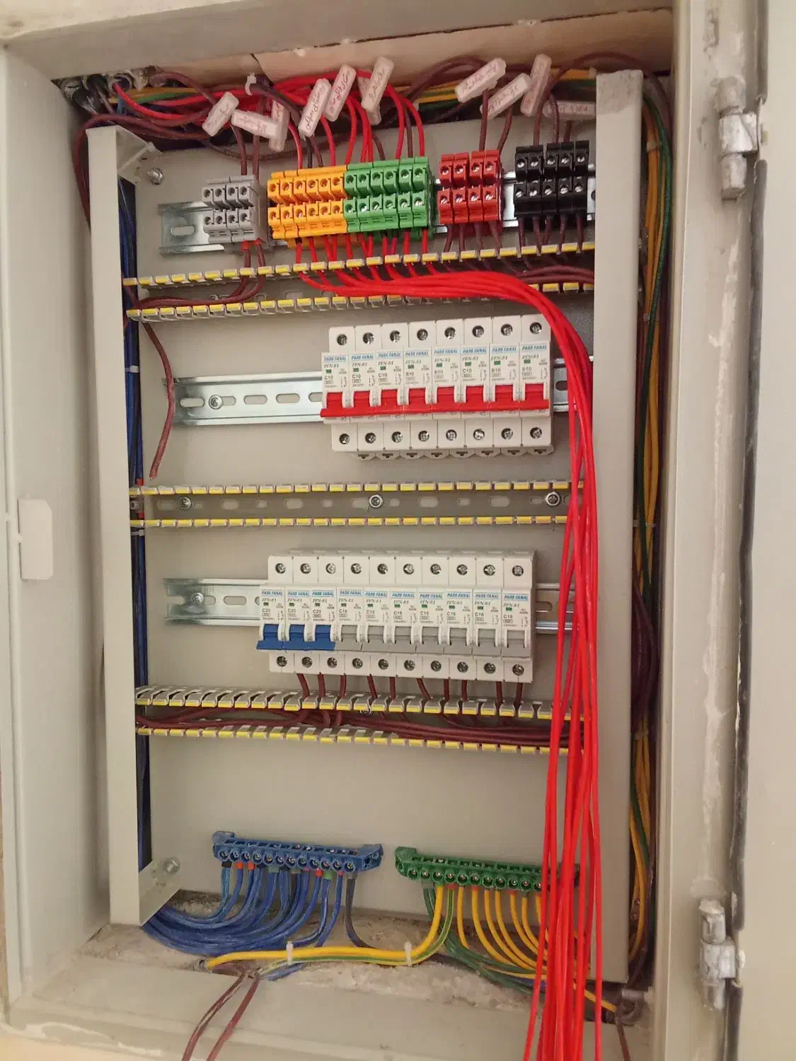 برقکار و طراح نور پردازی نما و ساختمان|خدمات پیشه و مهارت|شیراز, زرهی|دیوار