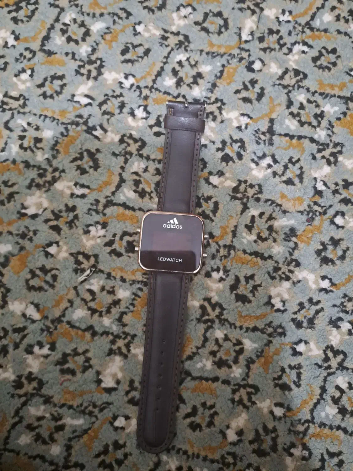 دوعدد ساعت مچی|ساعت|مشکیندشت, |دیوار