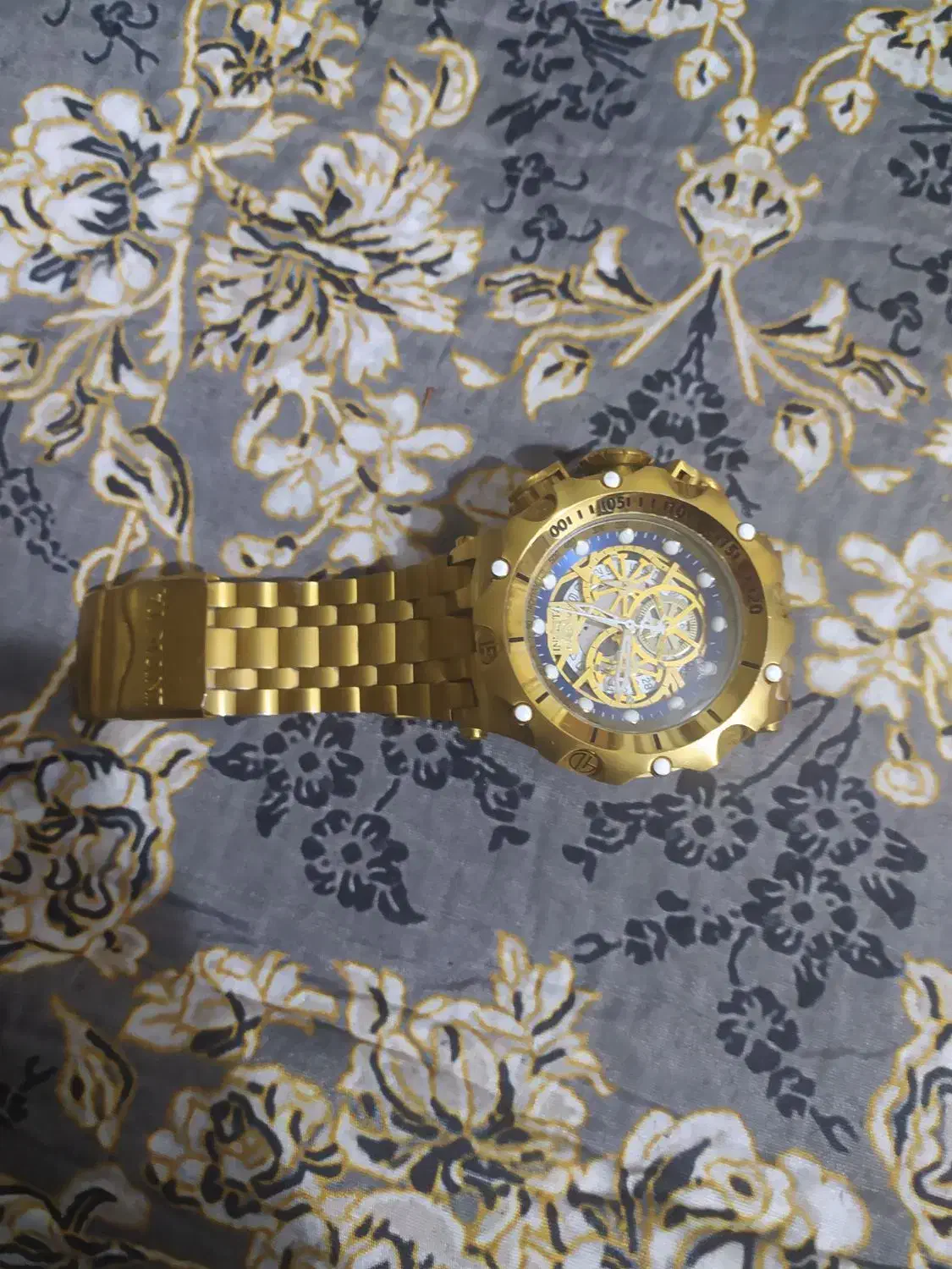 ساعت سوییسی|ساعت|خرم‌آباد, |دیوار