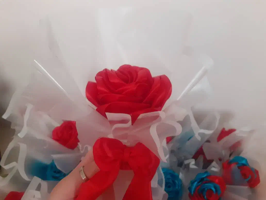 گل روبانی تک شاخه قیمت مناسب برای مناسبتا|گل مصنوعی|آستارا, |دیوار