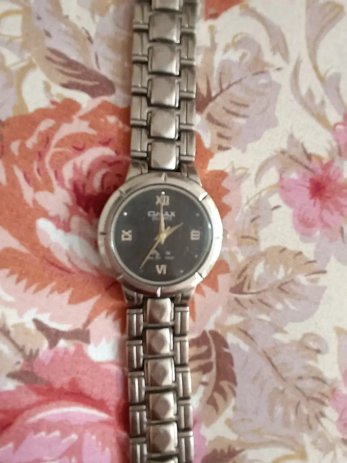 ساعت مچی|ساعت|نیشابور, خط کاشمر|دیوار