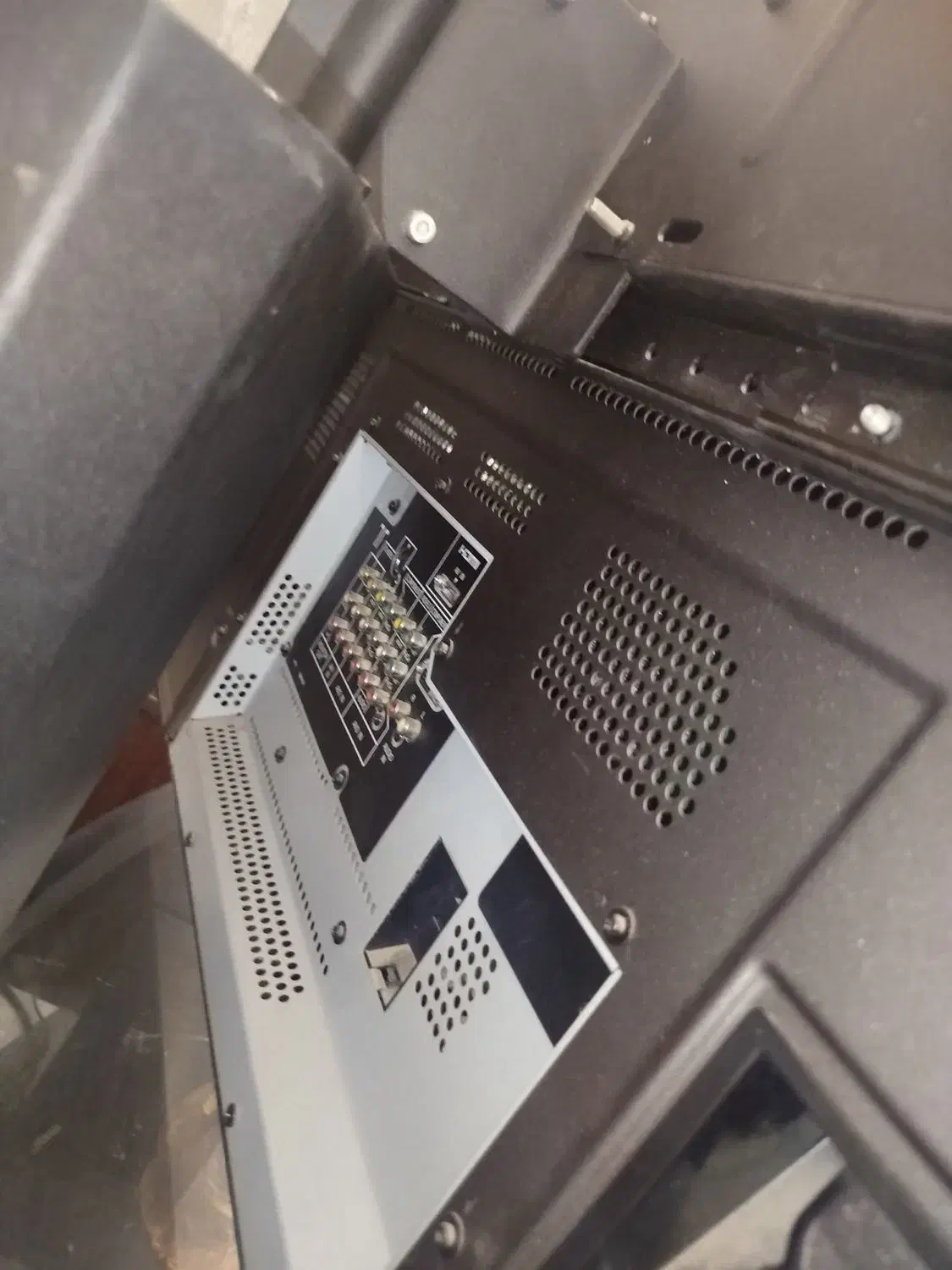 تلویزیون ۴۲ اینچ پاناسونیک|تلویزیون و پروژکتور|شیراز, چوگیاه‎|دیوار