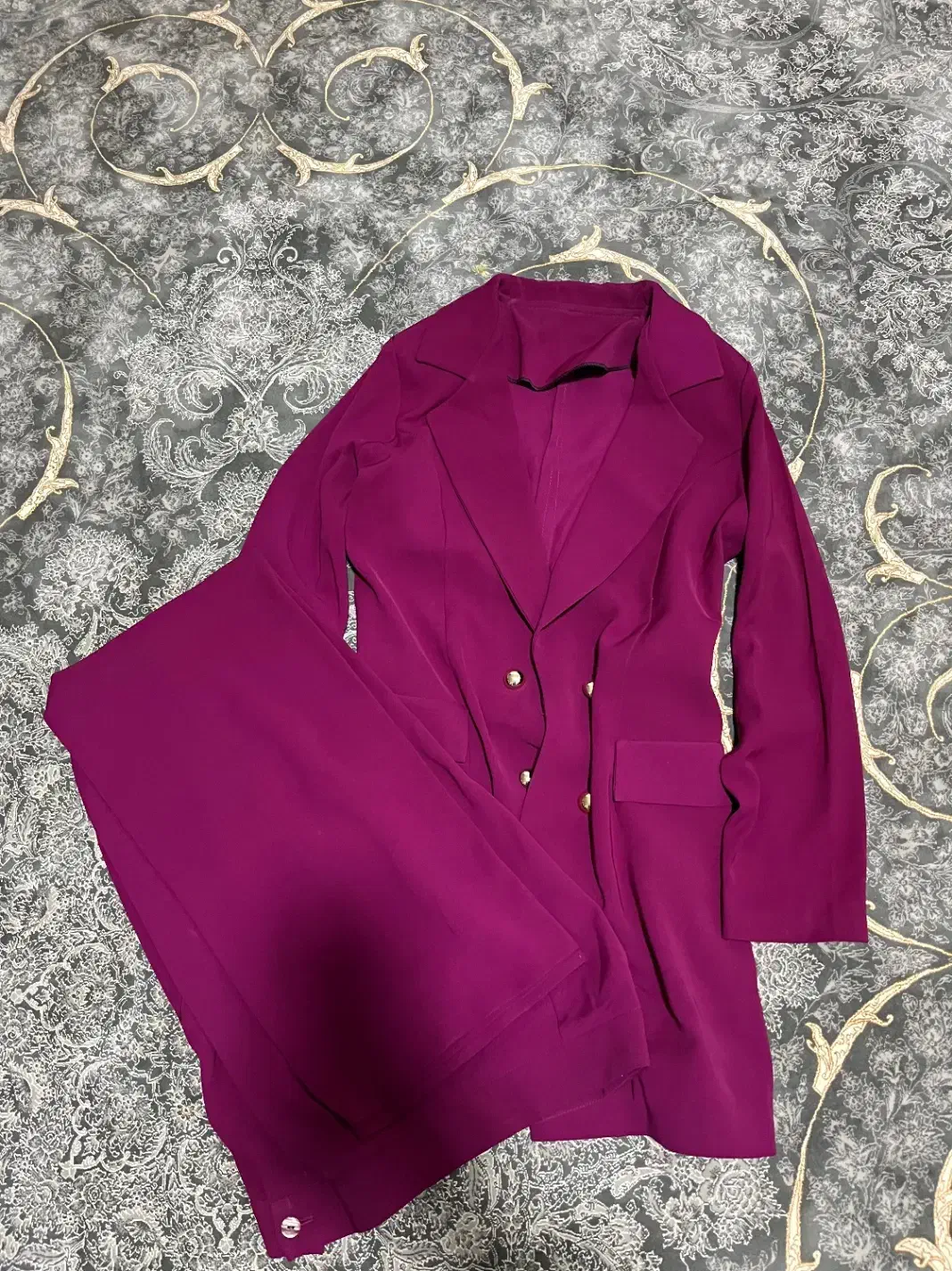 کت و‌شلوار|لباس|بابل, |دیوار