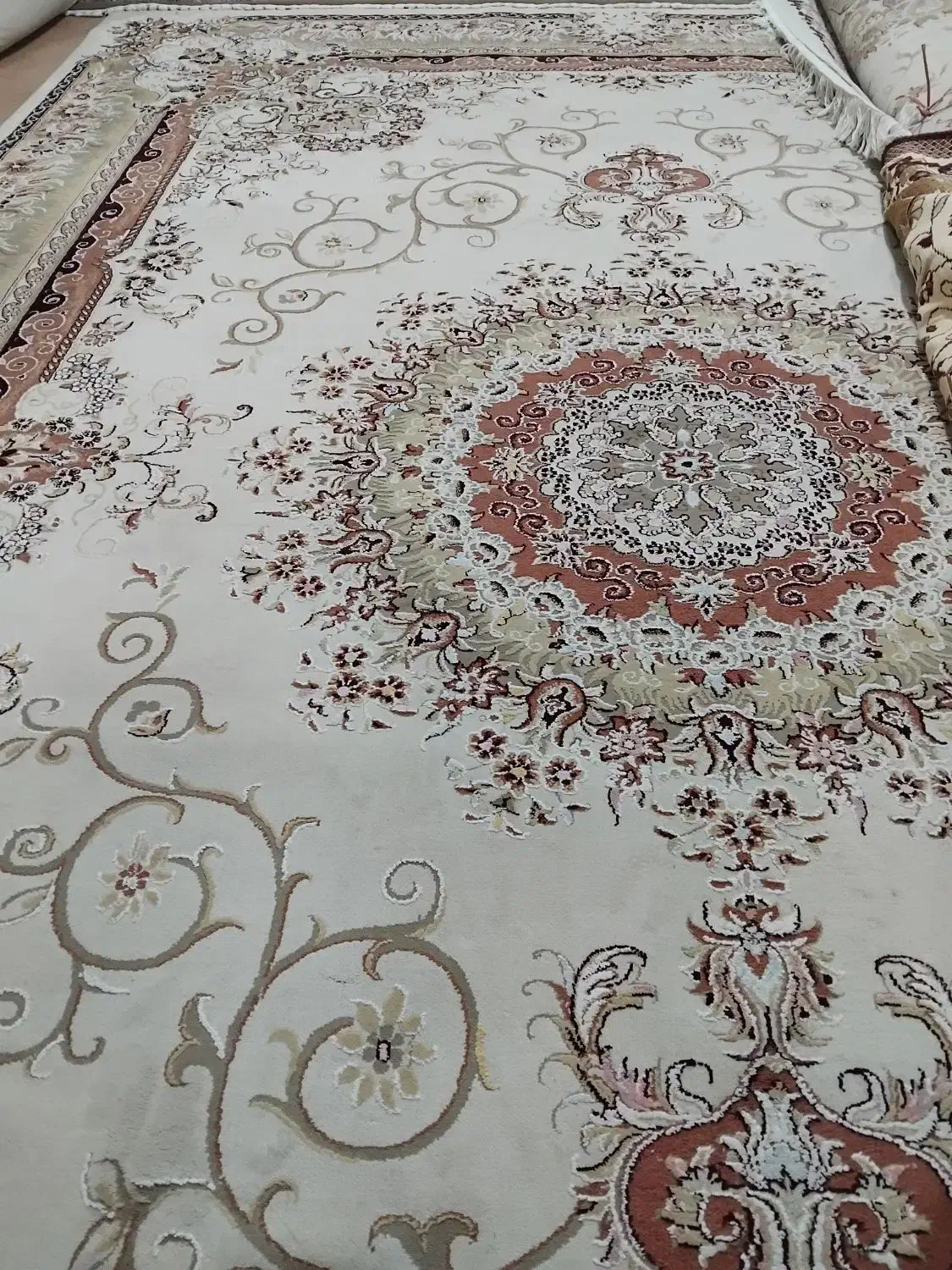 فرش کرم رنگ ۹ متری ۴،۲۰۰|فرش|بابلسر, |دیوار